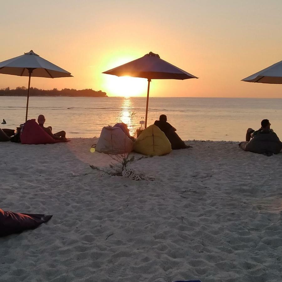 Sunset Beach Bungalow Gili Meno Exterior foto
